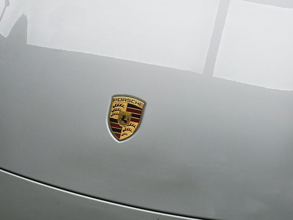 2022 Porsche Taycan 4S in Laval, Quebec - 11 - w1024h768px