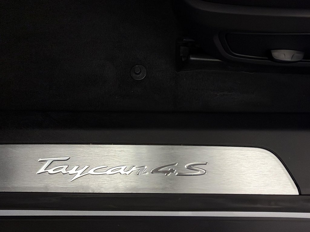 2022 Porsche Taycan 4S in Laval, Quebec - 32 - w1024h768px