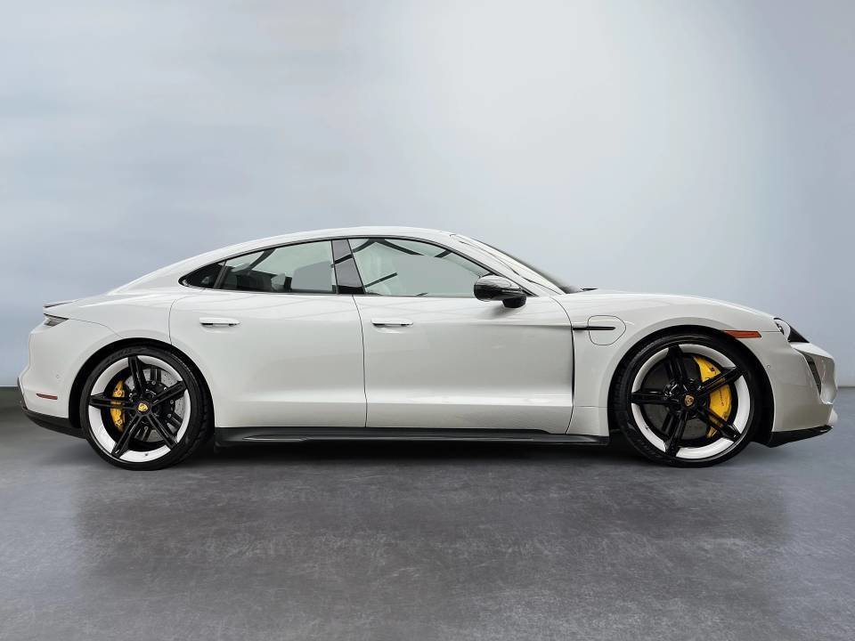 Porsche Taycan Turbo S Technology Package 2023 à Laval, Québec - 5 - w1024h768px