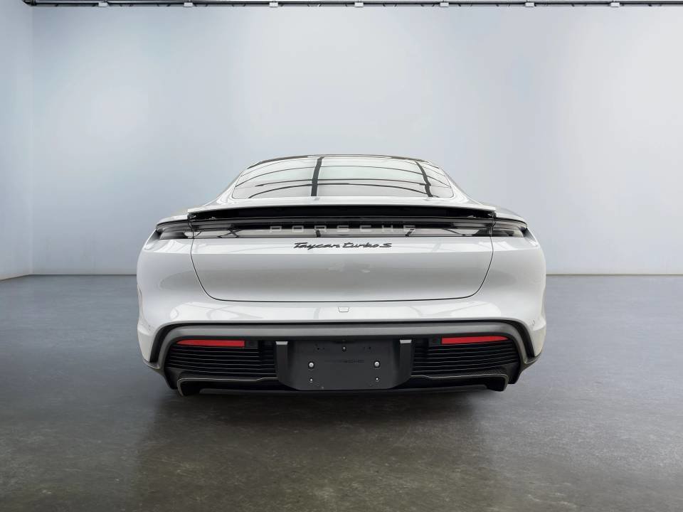 Porsche Taycan Turbo S Technology Package 2023 à Laval, Québec - 3 - w1024h768px