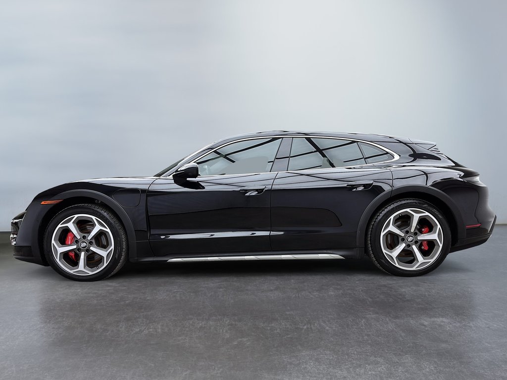Porsche Taycan 4S Cross Turismo Technology Package 2023 à Laval, Québec - 2 - w1024h768px