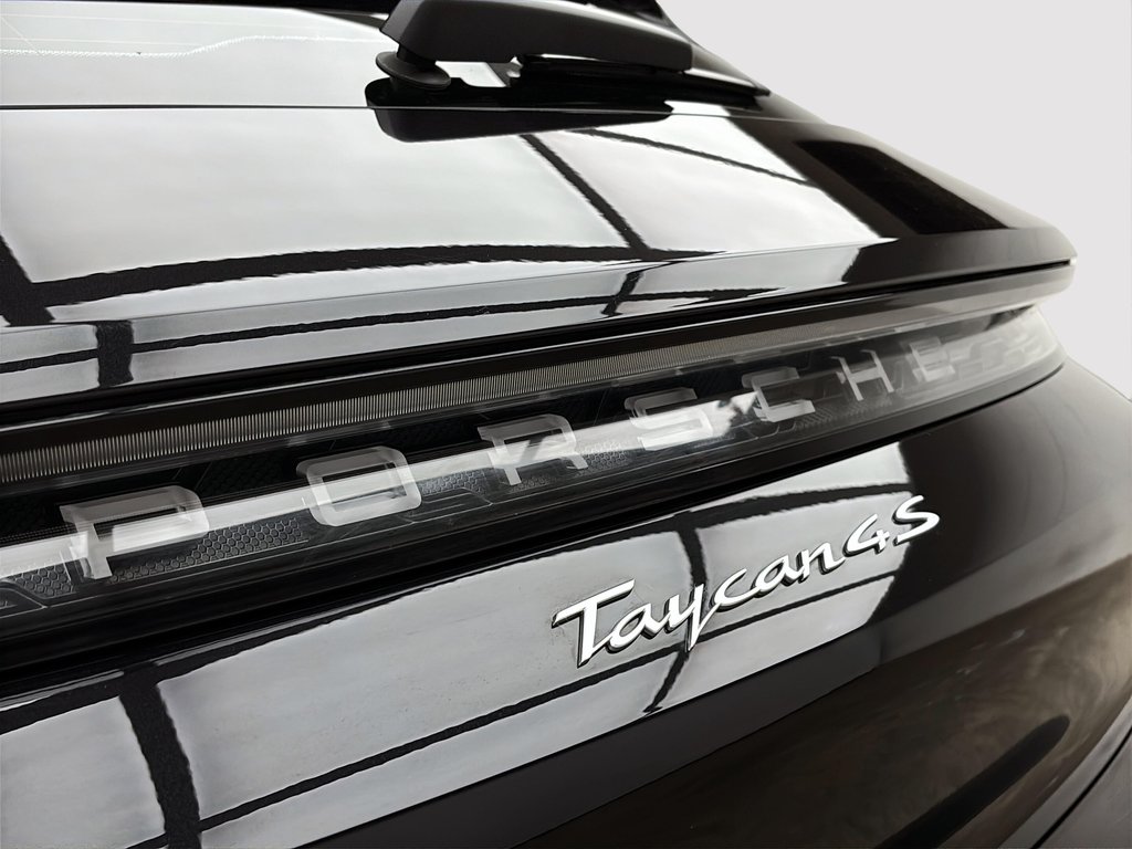 Porsche Taycan 4S Cross Turismo Technology Package 2023 à Laval, Québec - 11 - w1024h768px