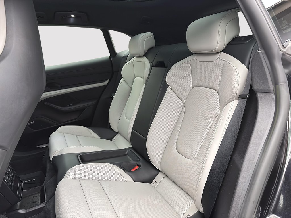 Porsche Taycan 4S Cross Turismo Technology Package 2023 à Laval, Québec - 22 - w1024h768px