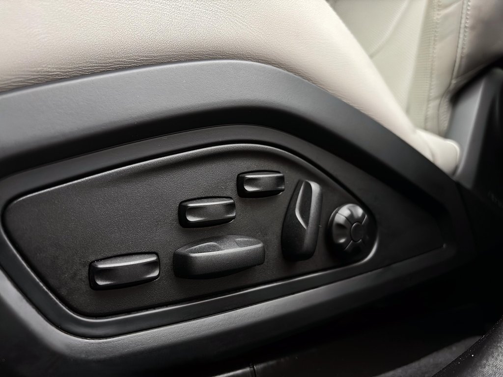 Porsche Taycan 4S Cross Turismo Technology Package 2023 à Laval, Québec - 33 - w1024h768px