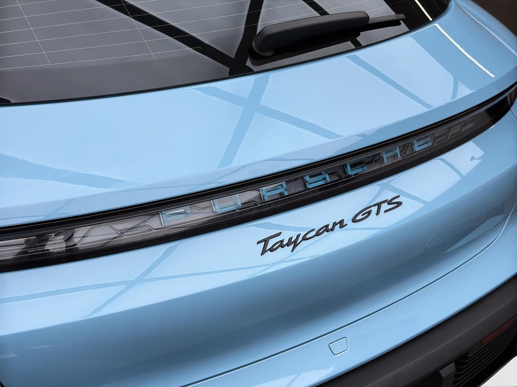 2023 Porsche Taycan GTS Sport Turismo AWD in Laval, Quebec - 9 - w1024h768px