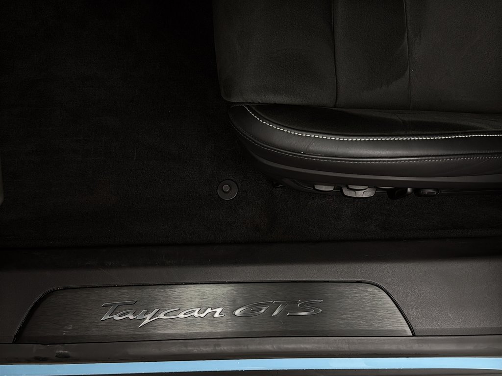 2023 Porsche Taycan GTS Sport Turismo AWD in Laval, Quebec - 24 - w1024h768px