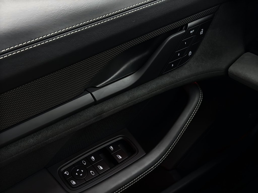 2023 Porsche Taycan GTS Sport Turismo AWD in Laval, Quebec - 23 - w1024h768px