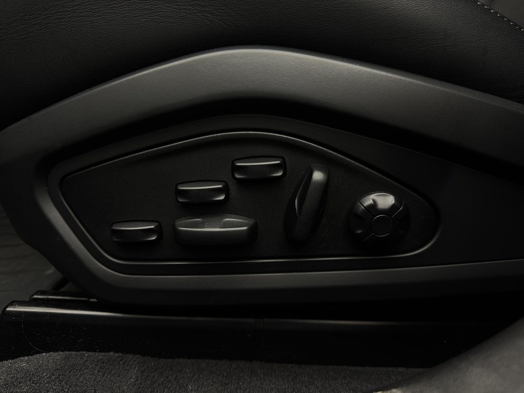 Porsche Taycan GTS Premium Package 2023 à Laval, Québec - 26 - w1024h768px