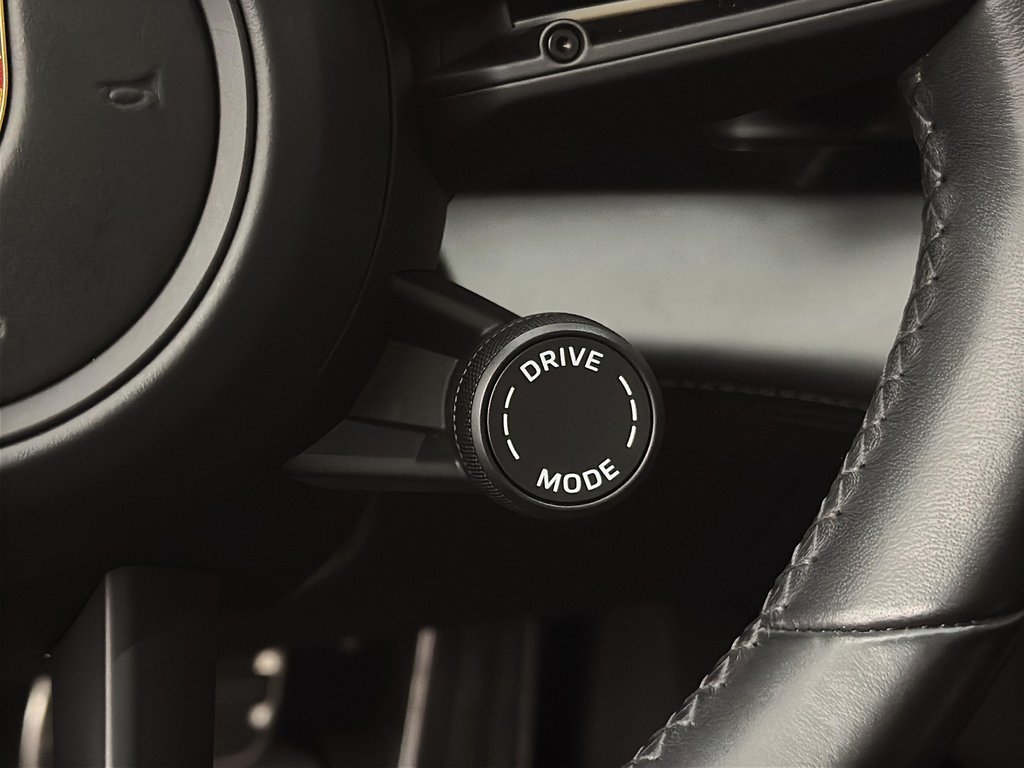 Porsche Taycan GTS Premium Package 2023 à Laval, Québec - 17 - w1024h768px