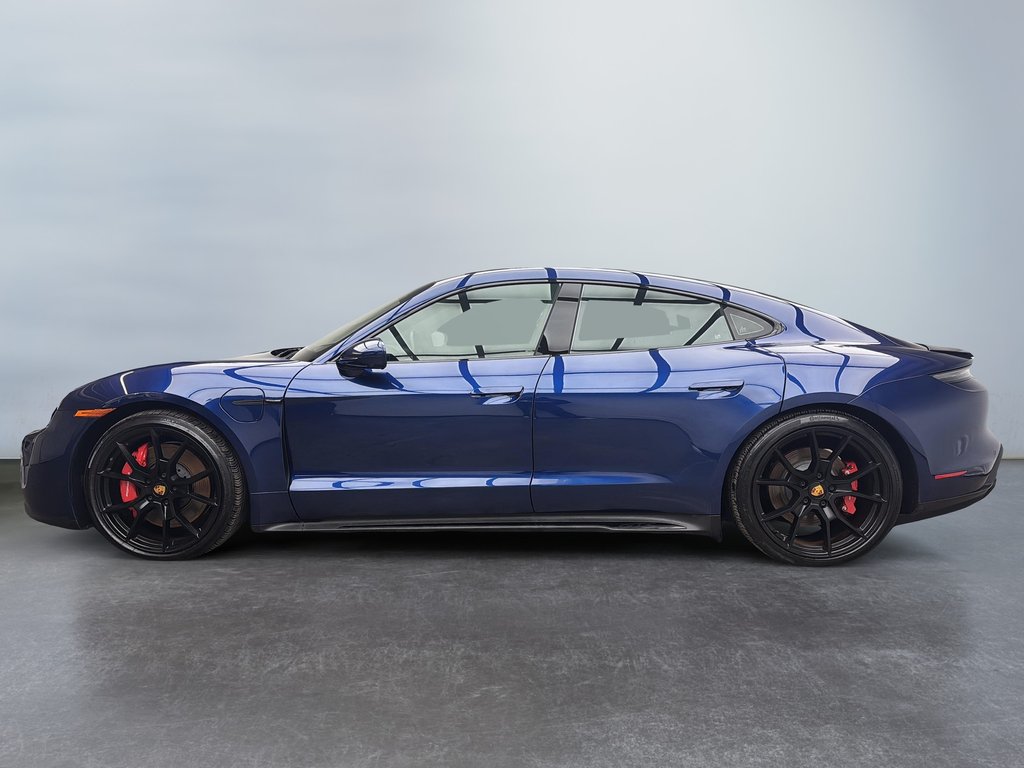 Porsche Taycan GTS Premium Package 2023 à Laval, Québec - 2 - w1024h768px