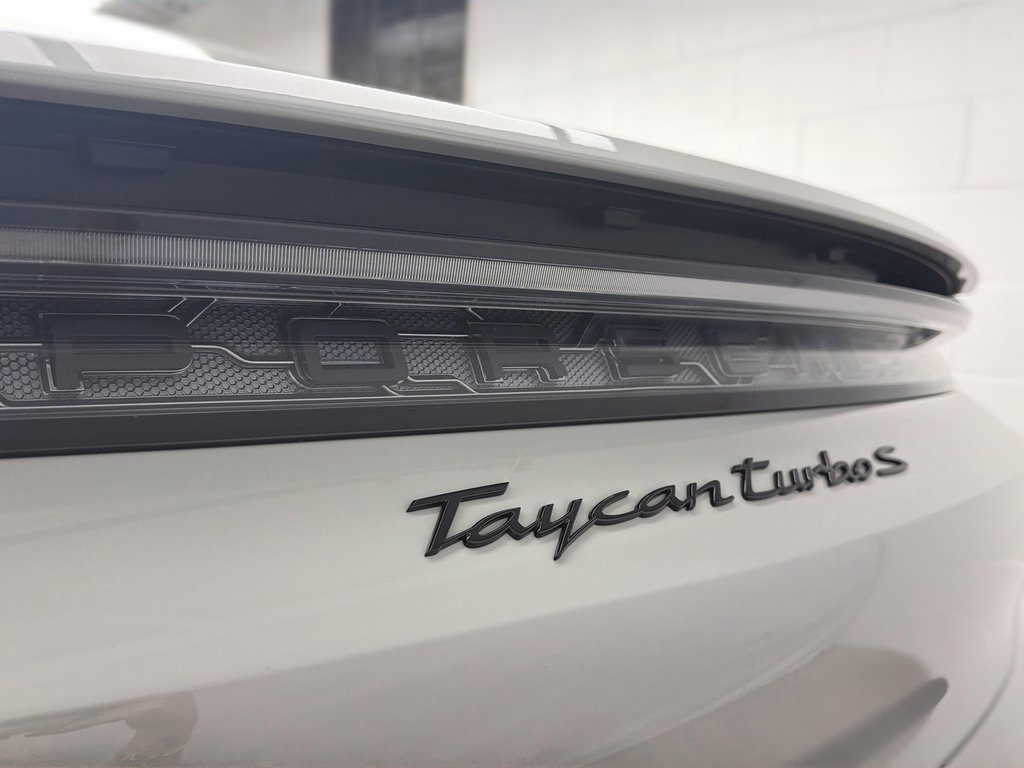 2023 Porsche Taycan Turbo S Tech Package in Laval, Quebec - 7 - w1024h768px
