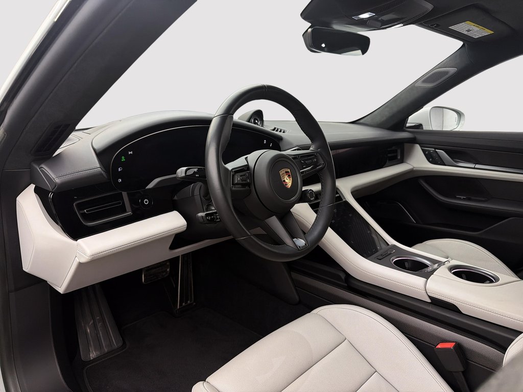 2023 Porsche Taycan Turbo S Tech Package in Laval, Quebec - 13 - w1024h768px