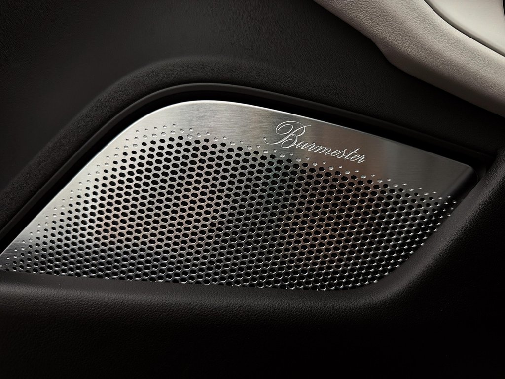 2023 Porsche Taycan Turbo S Tech Package in Laval, Quebec - 30 - w1024h768px