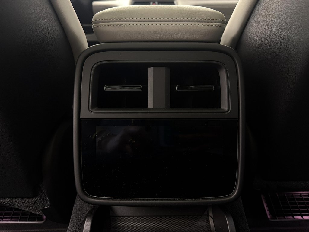 2023 Porsche Taycan Turbo S Tech Package in Laval, Quebec - 26 - w1024h768px