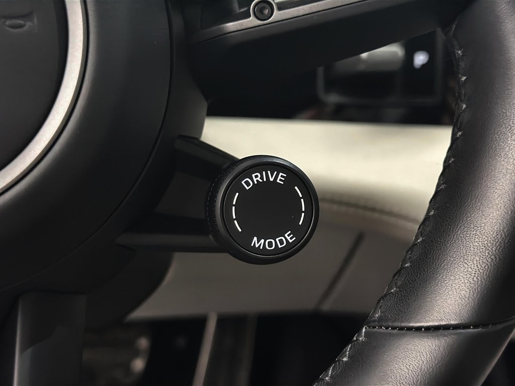 2023 Porsche Taycan Turbo S Tech Package in Laval, Quebec - 17 - w1024h768px