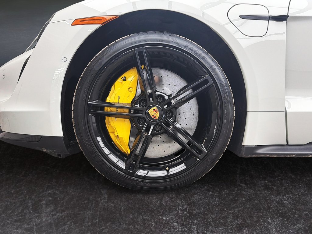 2023 Porsche Taycan Turbo S Tech Package in Laval, Quebec - 11 - w1024h768px