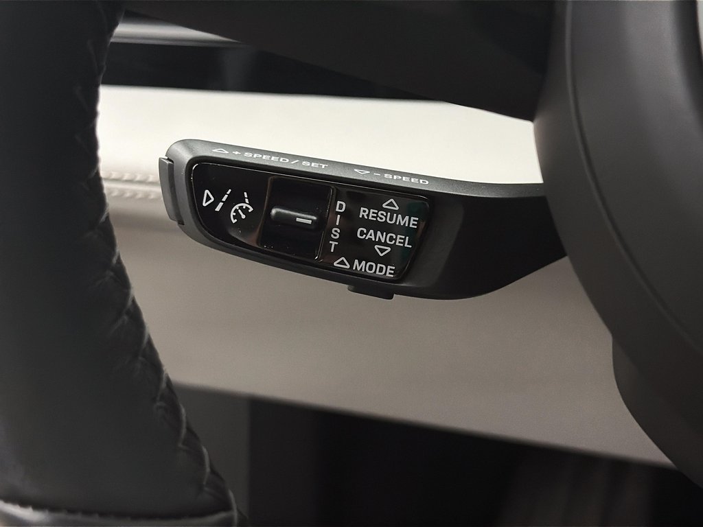 2023 Porsche Taycan Turbo S Tech Package in Laval, Quebec - 18 - w1024h768px