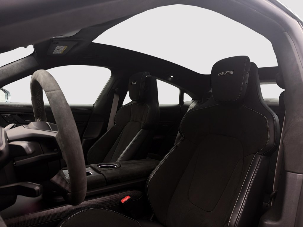 Porsche Taycan GTS **GTS Interior Package** 2024 à Laval, Québec - 14 - w1024h768px