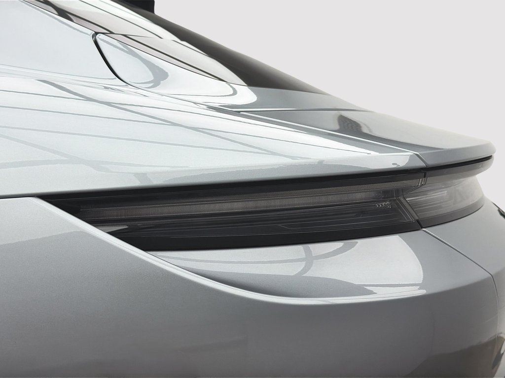 Porsche Taycan GTS **GTS Interior Package** 2024 à Laval, Québec - 9 - w1024h768px