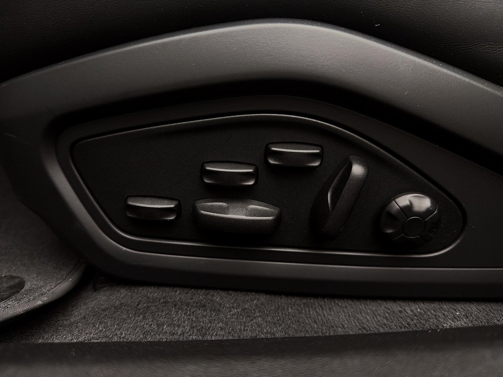 Porsche Taycan GTS **GTS Interior Package** 2024 à Laval, Québec - 25 - w1024h768px