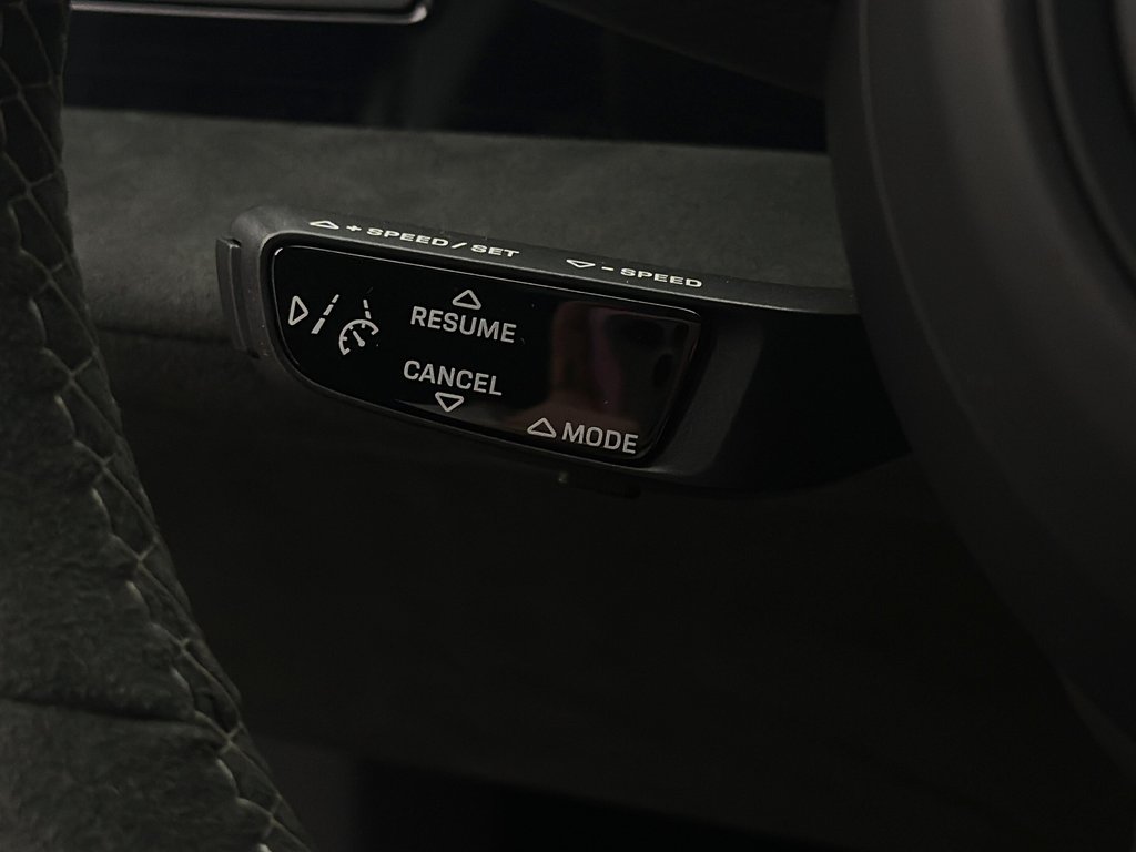 Porsche Taycan GTS **GTS Interior Package** 2024 à Laval, Québec - 18 - w1024h768px