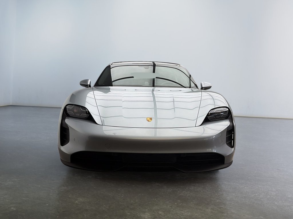 Porsche Taycan GTS **GTS Interior Package** 2024 à Laval, Québec - 5 - w1024h768px