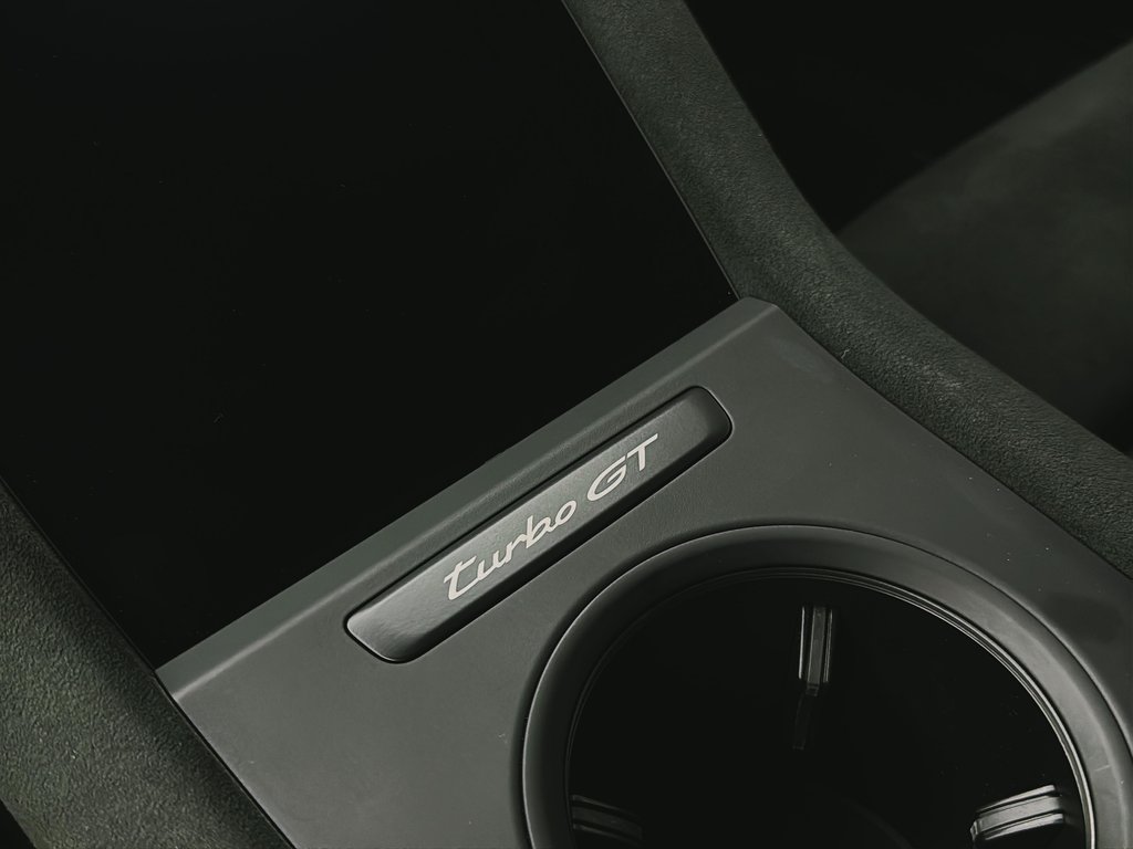 2025 Porsche Taycan Turbo GT *Rare* Up to 1019hp in Laval, Quebec - 23 - w1024h768px