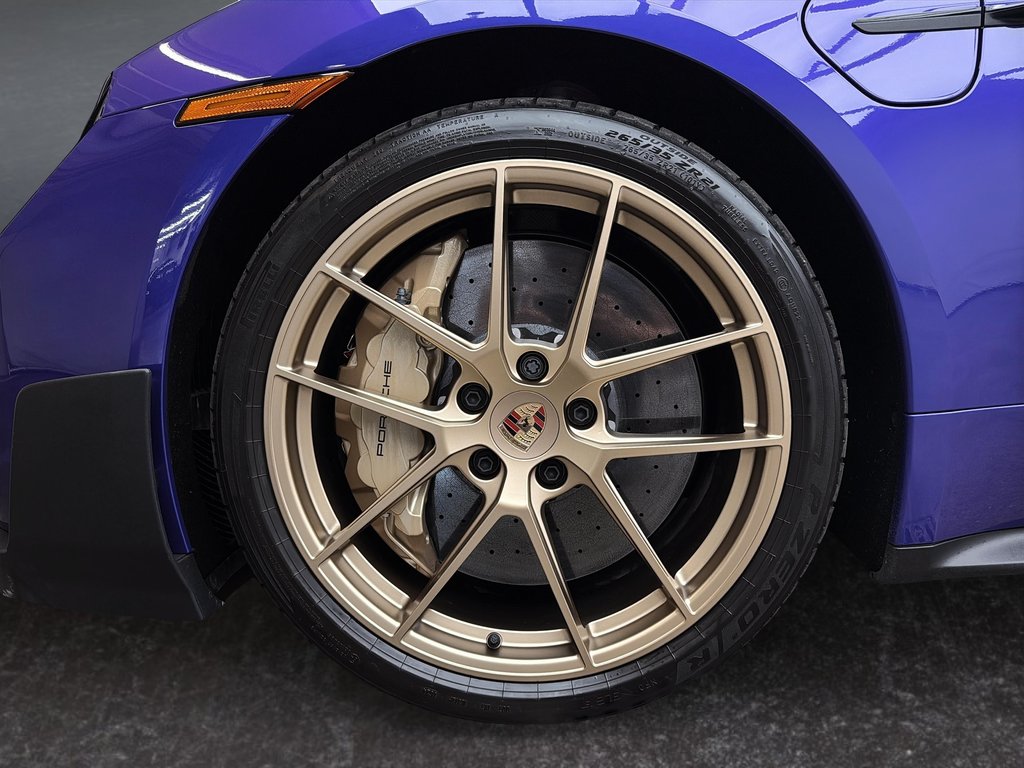 2025 Porsche Taycan Turbo GT *Rare* Up to 1019hp in Laval, Quebec - 12 - w1024h768px