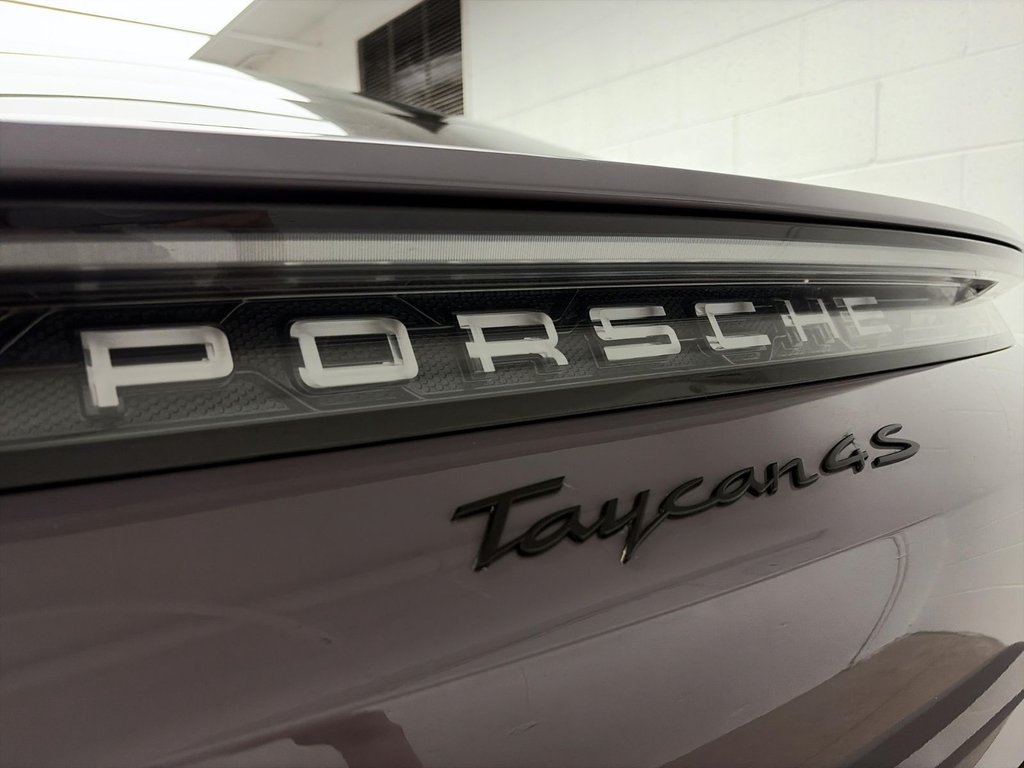 2025 Porsche Taycan 4S in Laval, Quebec - 11 - w1024h768px