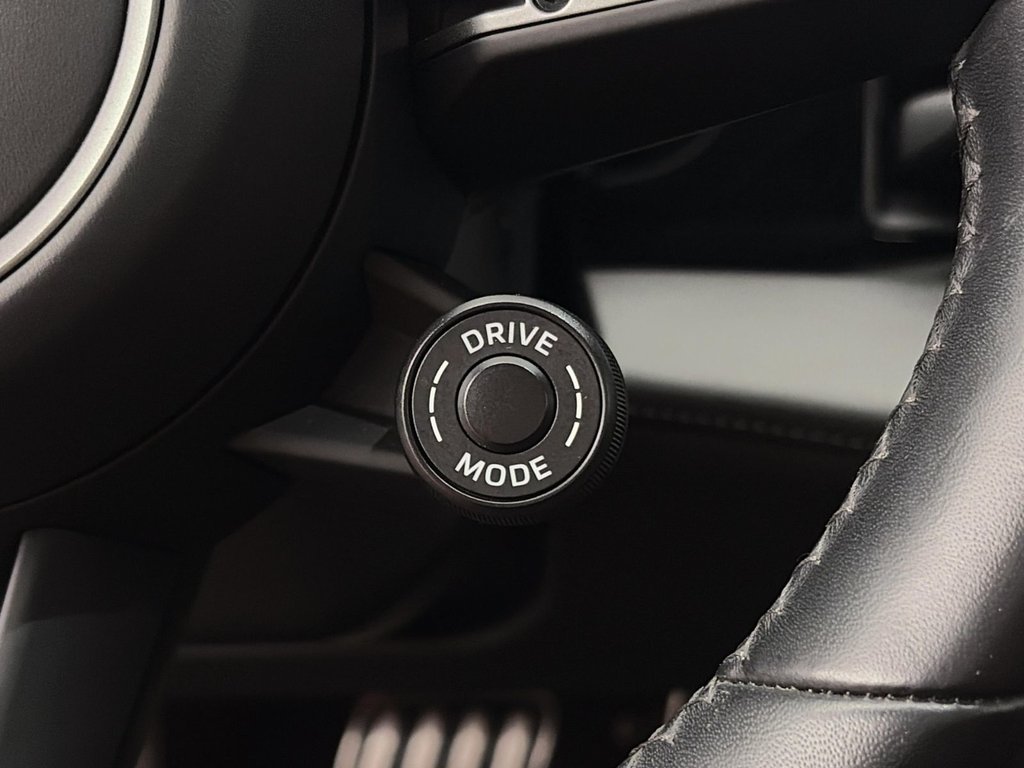 2025 Porsche Taycan 4S in Laval, Quebec - 16 - w1024h768px