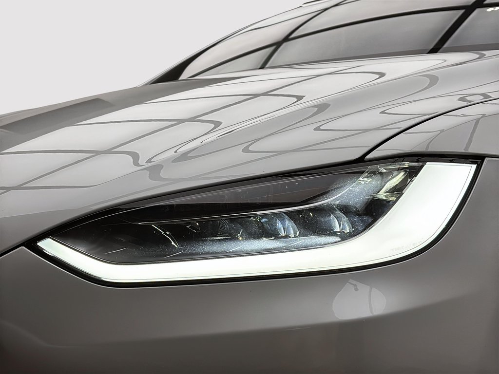 2022 Tesla Model X AWD in Laval, Quebec - 13 - w1024h768px