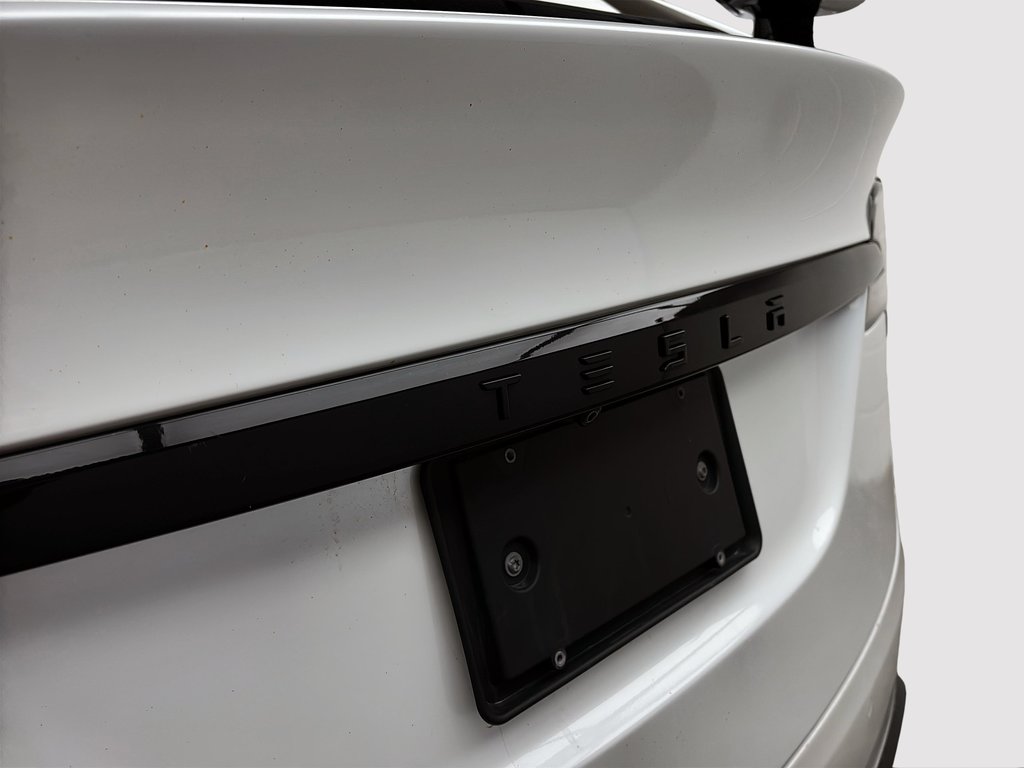 2022 Tesla Model X AWD in Laval, Quebec - 11 - w1024h768px