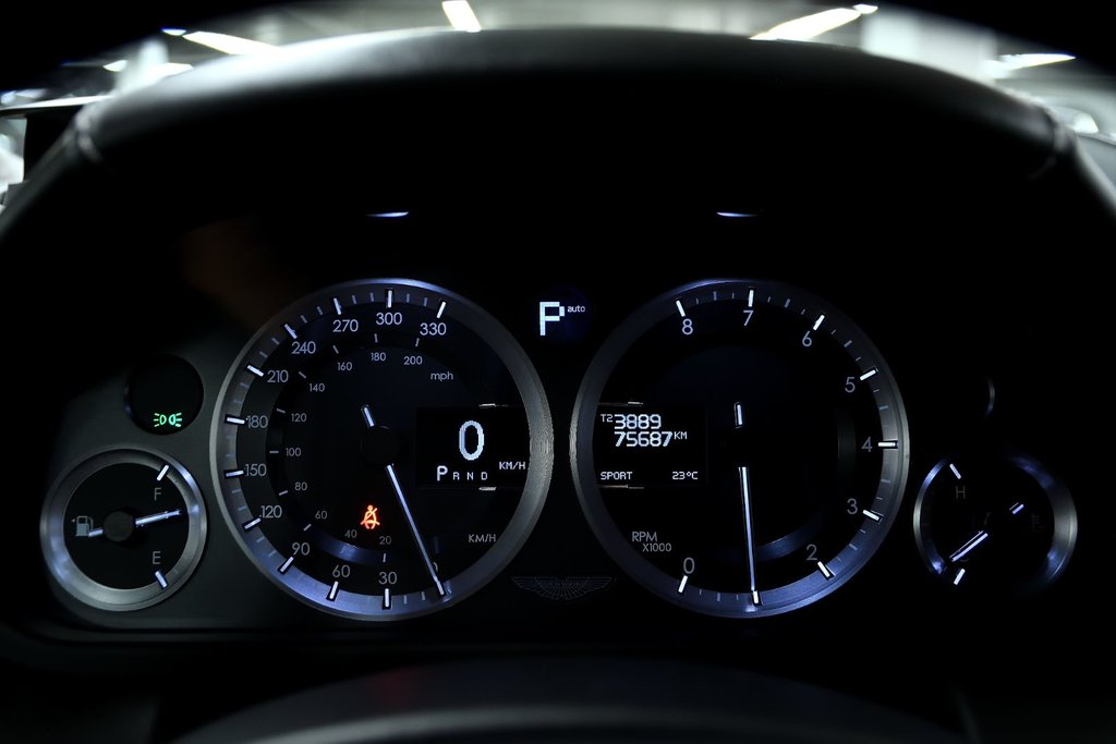 Aston Martin Rapide S  2014 à Laval, Québec - 18 - w1024h768px