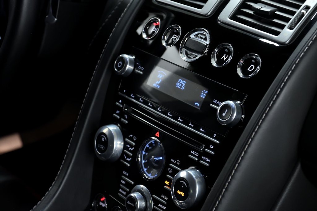 Aston Martin Rapide S  2014 à Laval, Québec - 30 - w1024h768px