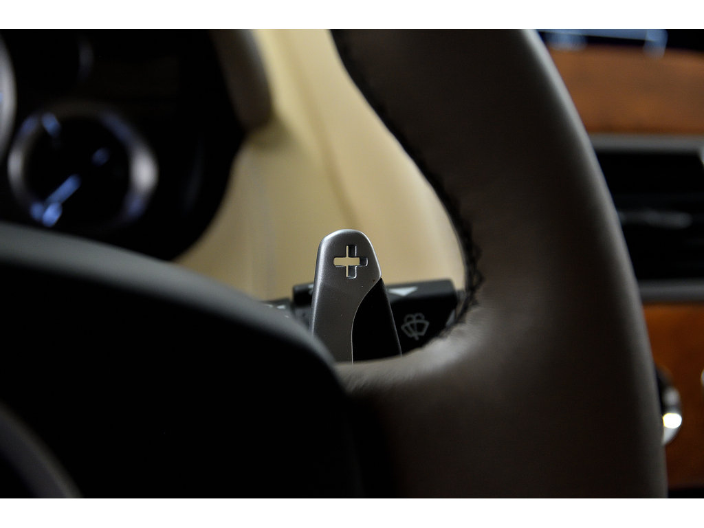 Aston Martin Virage 2+2 Coupe / V12 / Bluetooth 2012 à Laval, Québec - 19 - w1024h768px