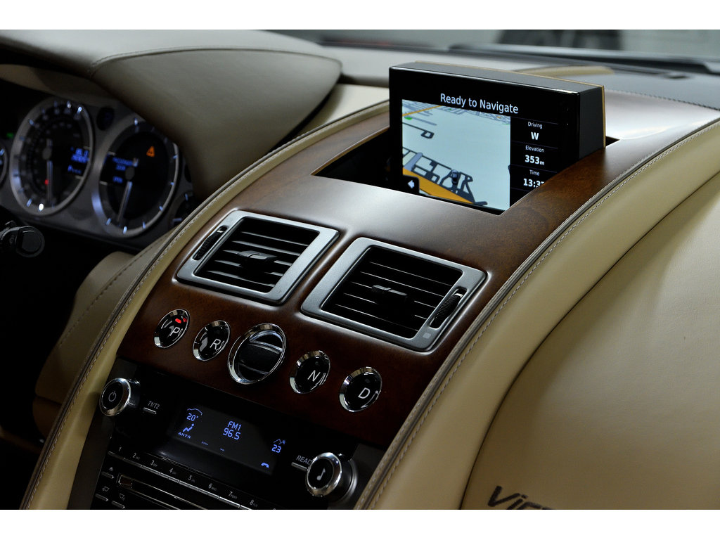 Aston Martin Virage 2+2 Coupe / V12 / Bluetooth 2012 à Laval, Québec - 27 - w1024h768px