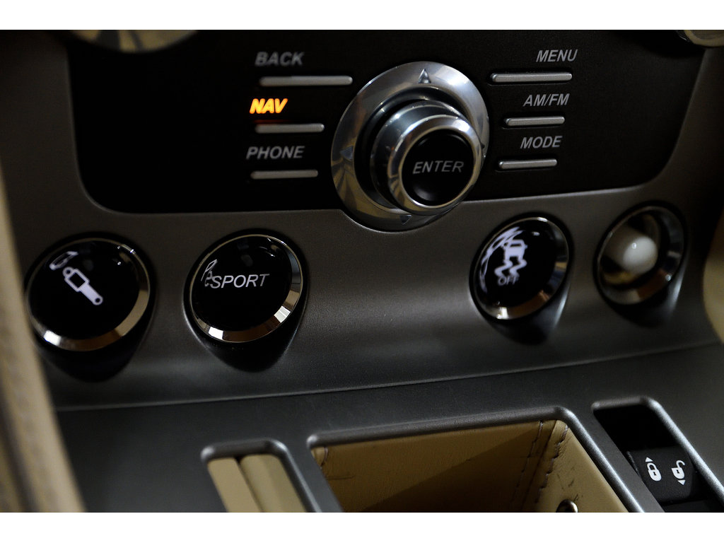 Aston Martin Virage 2+2 Coupe / V12 / Bluetooth 2012 à Laval, Québec - 17 - w1024h768px