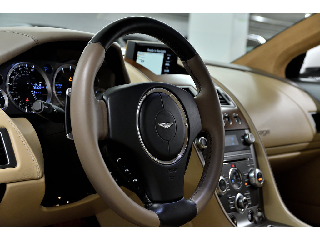 Aston Martin Virage 2+2 Coupe / V12 / Bluetooth 2012 à Laval, Québec - 24 - w1024h768px