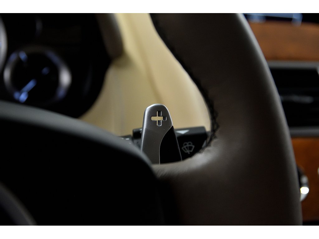 Aston Martin Virage 2+2 Coupe / V12 / Bluetooth 2012 à Laval, Québec - 19 - w1024h768px
