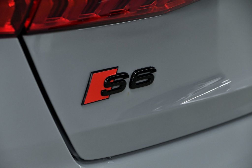 2025 Audi S6 Sedan in Laval, Quebec - 10 - w1024h768px