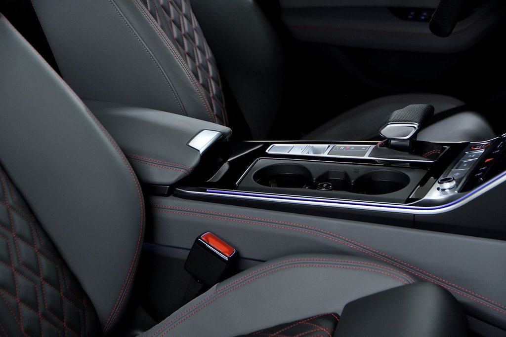 2025 Audi S6 Sedan in Laval, Quebec - 40 - w1024h768px