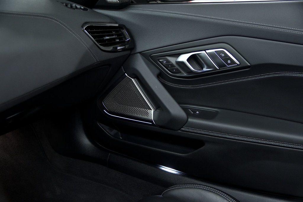 2026 BMW Z4 M40i in Laval, Quebec - 28 - w1024h768px