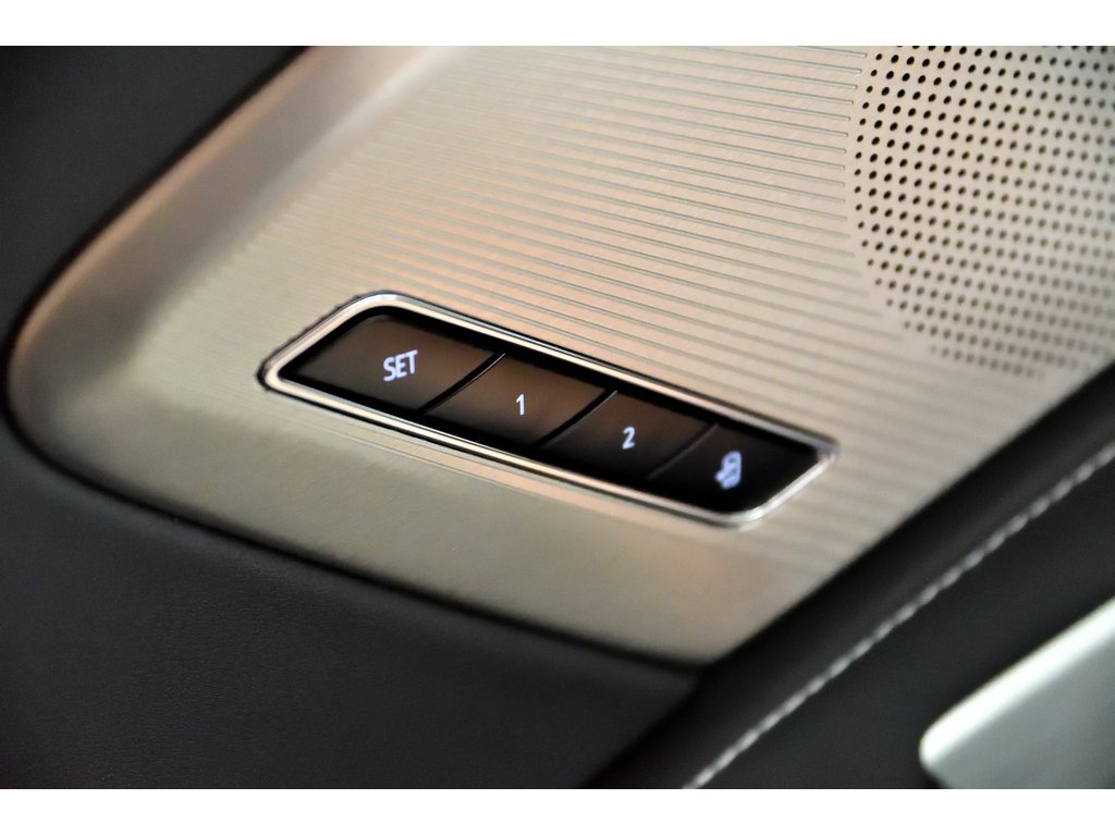 2023 Chevrolet Corvette Z06 C8R 2LZ / Z07 Package / Delivery Milleage in Laval, Quebec - 33 - w1024h768px