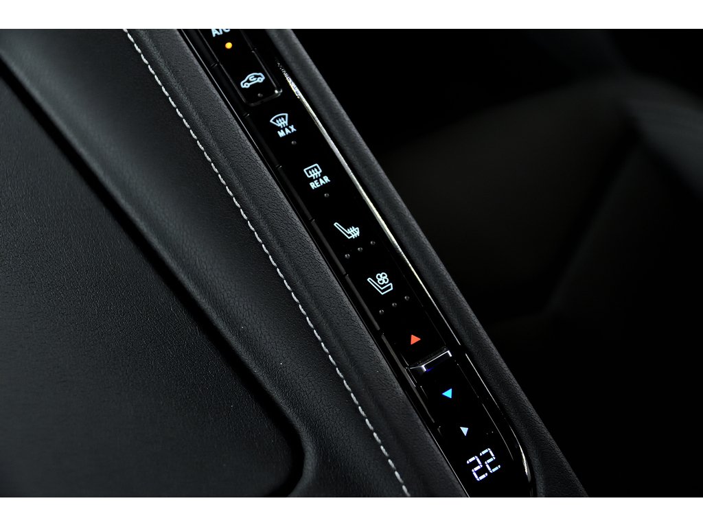 2023 Chevrolet Corvette Z06 C8R 2LZ / Z07 Package / Delivery Milleage in Laval, Quebec - 30 - w1024h768px