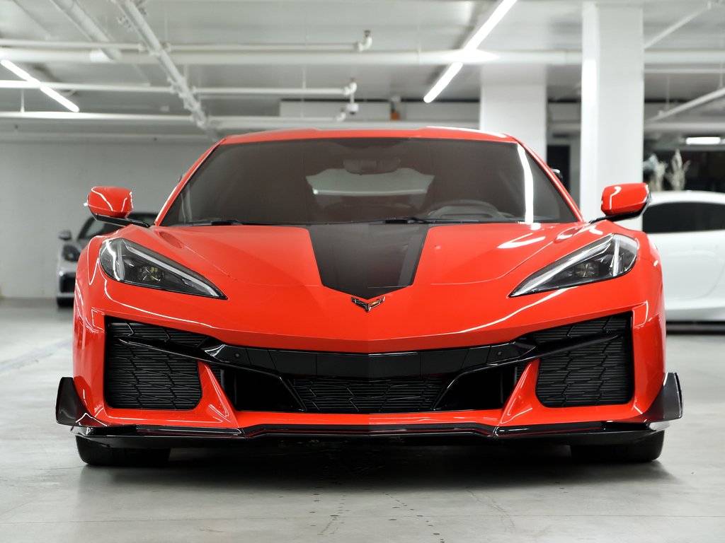 2023 Chevrolet Corvette Z06 C8R 2LZ / Z07 Package / Delivery Milleage in Laval, Quebec - 5 - w1024h768px