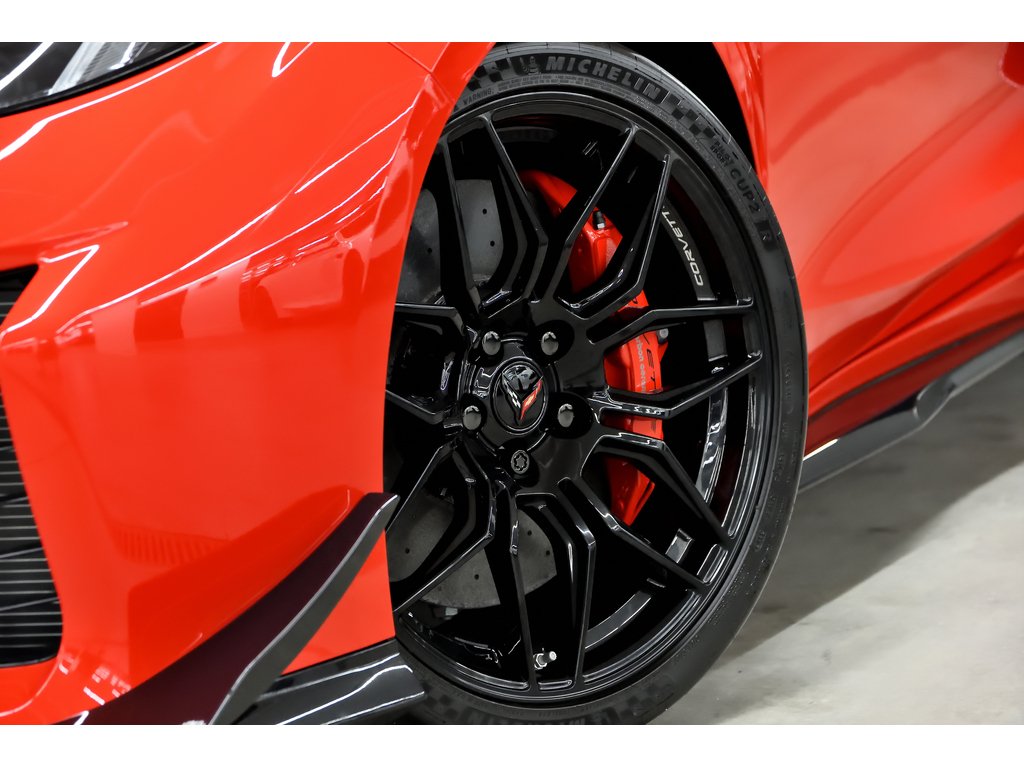 2023 Chevrolet Corvette Z06 C8R 2LZ / Z07 Package / Delivery Milleage in Laval, Quebec - 8 - w1024h768px