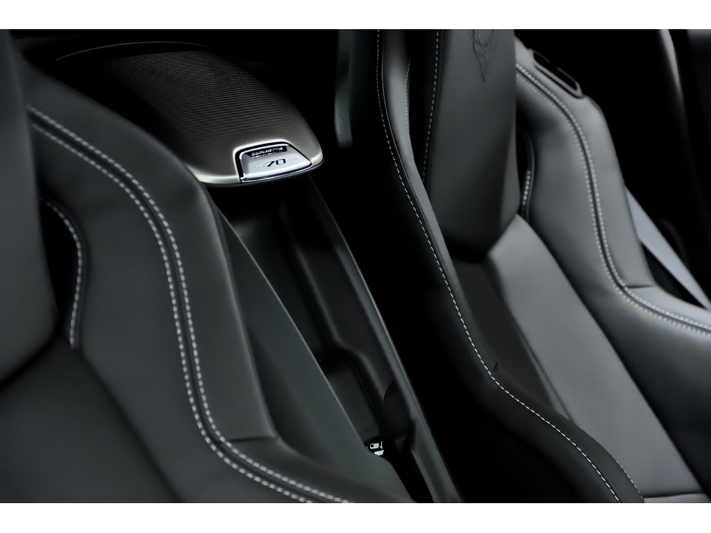 2023 Chevrolet Corvette Z06 C8R 2LZ / Z07 Package / Delivery Milleage in Laval, Quebec - 42 - w1024h768px