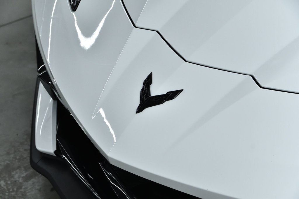 2025 Chevrolet Corvette 1LT in Laval, Quebec - 6 - w1024h768px