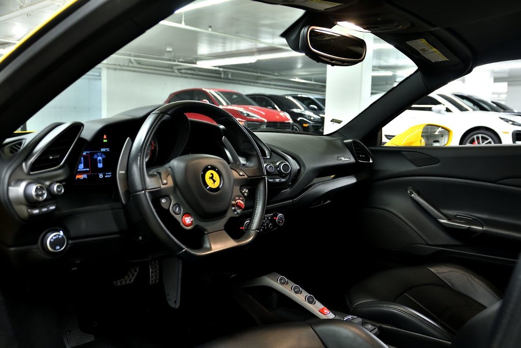 Ferrari 488 Spider  2019 à Laval, Québec - 17 - w1024h768px