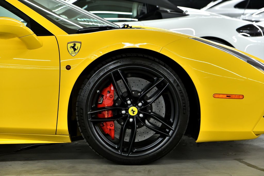 Ferrari 488 Spider  2019 à Laval, Québec - 10 - w1024h768px